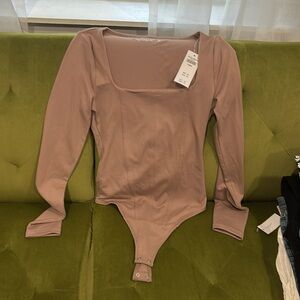 Abercrombie & Fitch. Size XS. NWT. BODYSUIT.